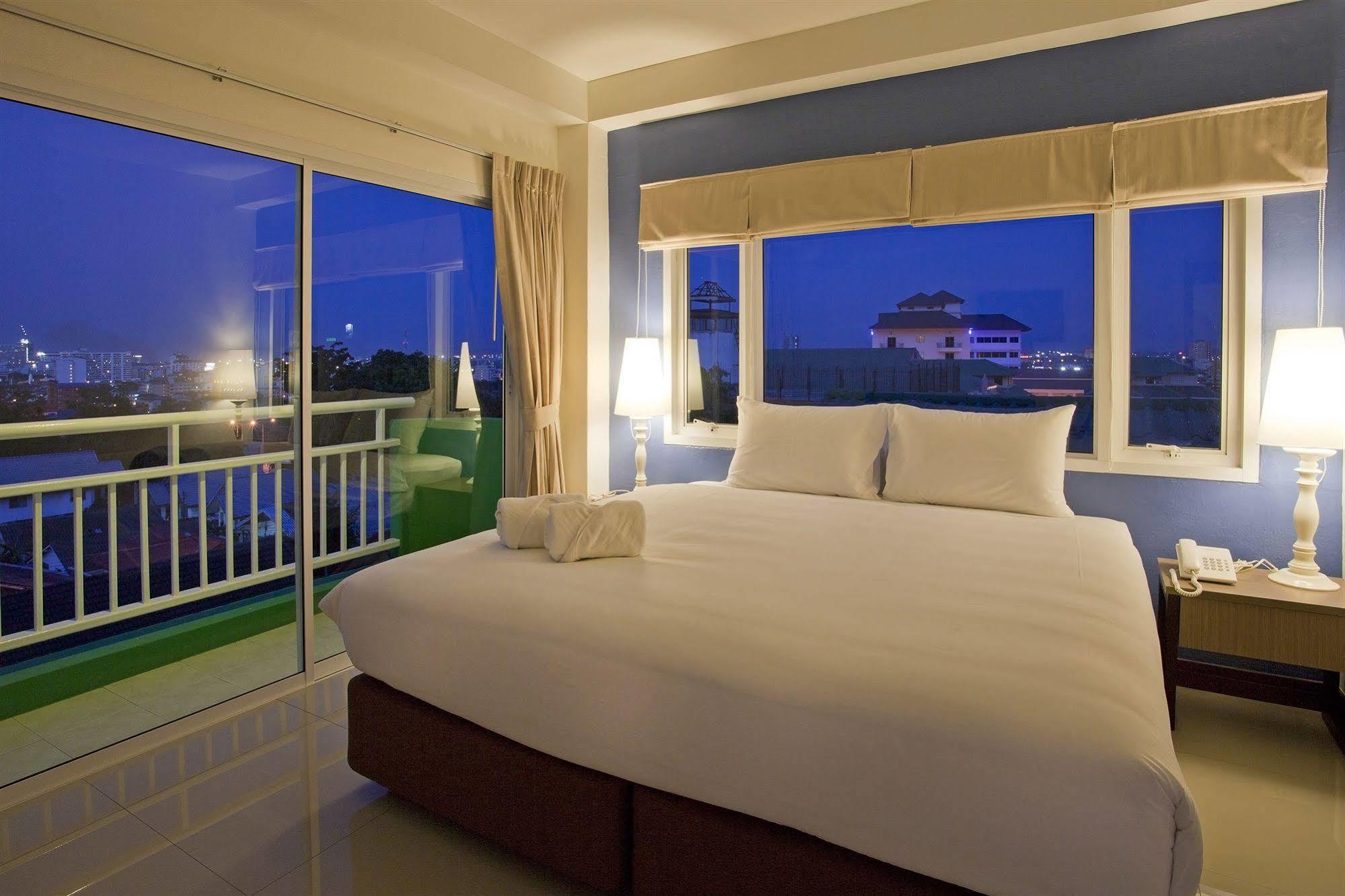 Wiz Hotel Pattaya Exterior foto