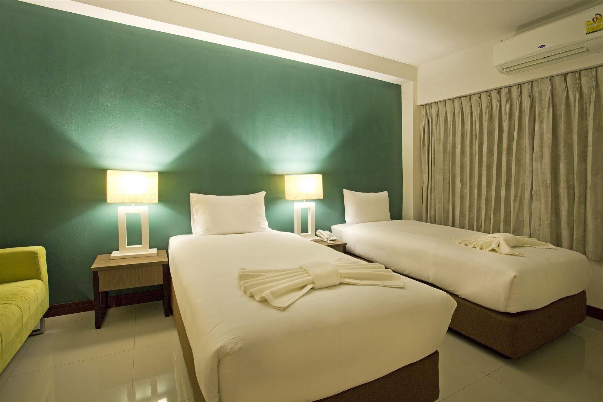Wiz Hotel Pattaya Exterior foto